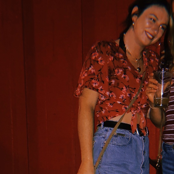 Button up front tie top - Picture 1 of 4